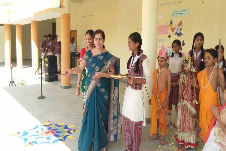 Dav Mukhyamantri Public School-Fancy Dress