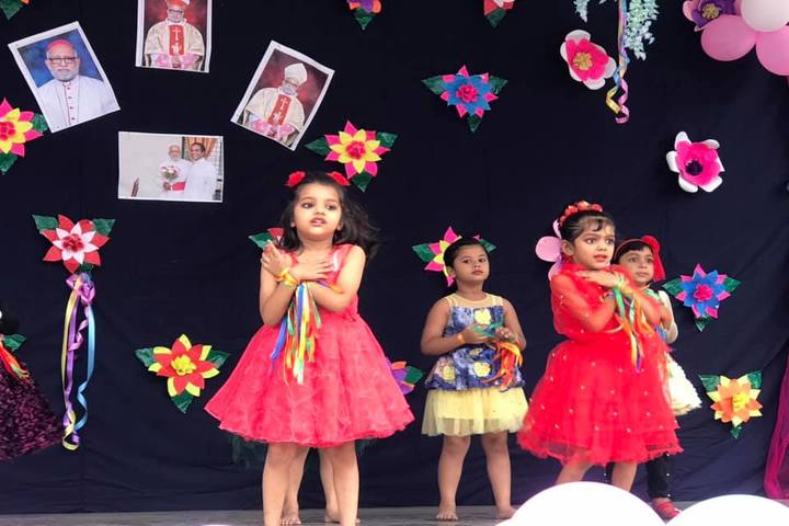 Holy Cross Ashram School-Junior Dance
