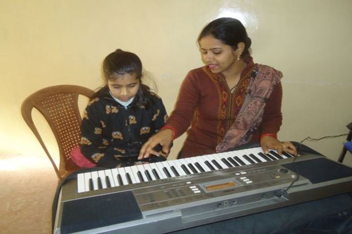 Rani Laxmibai Public School-Music Classes