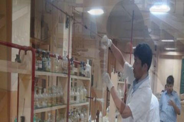 Bombay Scottish School-Chemistry Lab