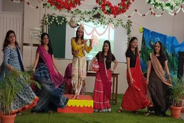 Smt Ramdevi Sobhraj Bajaj Arya Vidya Mandir-Dance