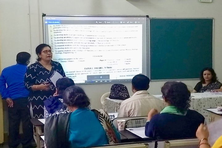 Hiranandani Foundation School-Digital Classroom
