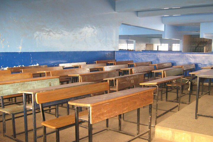 Dr A R Undre English High School-Classroom
