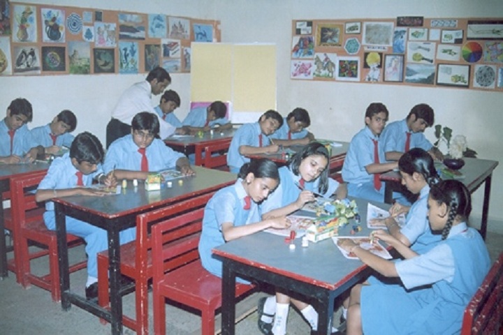 Pinewoods International High School-Art room