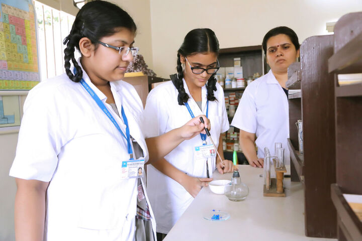 Goregaon Education Societys English Medium School-Chemistry Lab