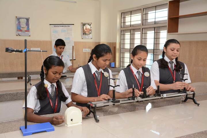 Sharada Gyan Peeth International School-Physics Lab