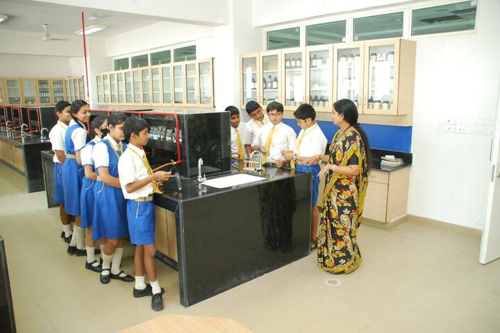 Goldcrest High-Chemistry Lab