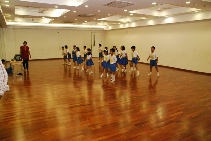 Goldcrest High-Dance room