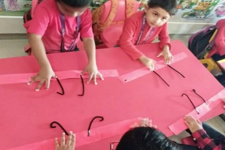 Wisdom World School-Art And Craft