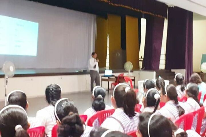 Wisdom World School-Seminar