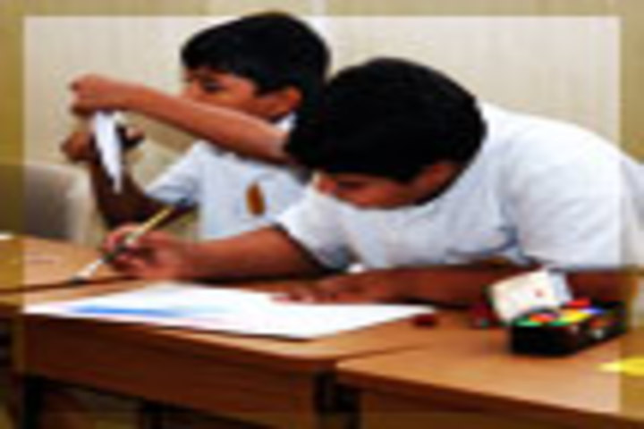 Goldcrest High-Art Room