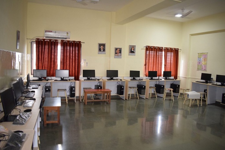 Dr Mar Theophilus School-Computer Lab