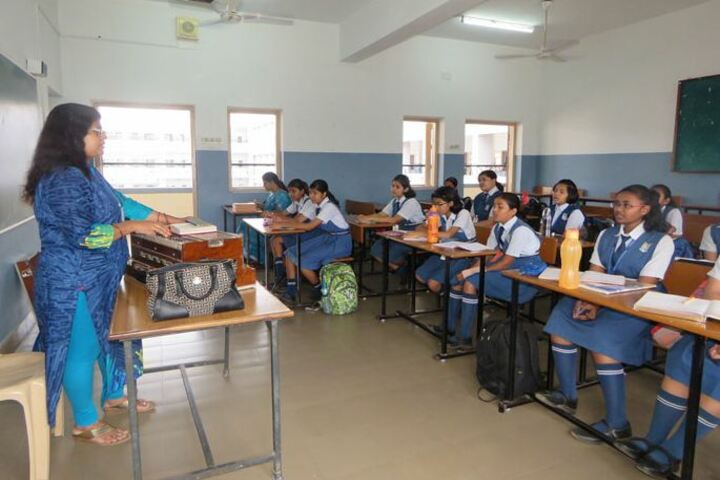 Loyola School - Classroom