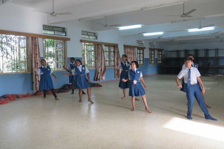 Loyola School - Dance