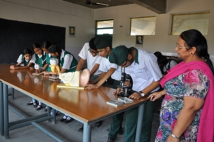 St Xaviers High School-Biology Lab