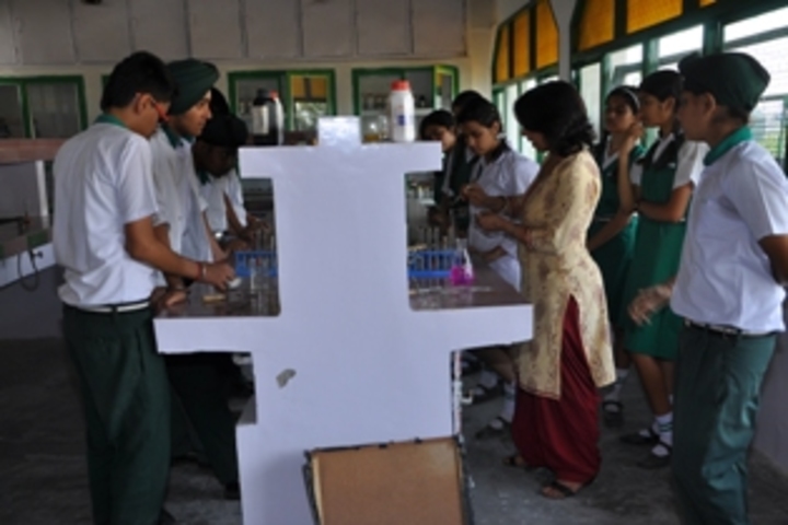 St Xaviers High School-Chemistry Lab