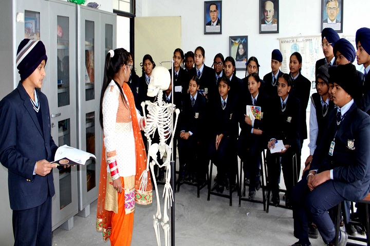 Baalak Yesu Convent School-Science Lab