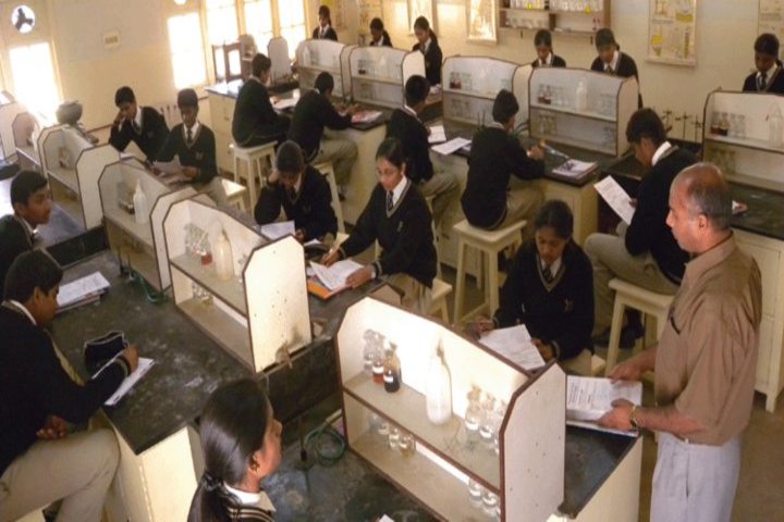 Riverside Public School-Chemistry Lab