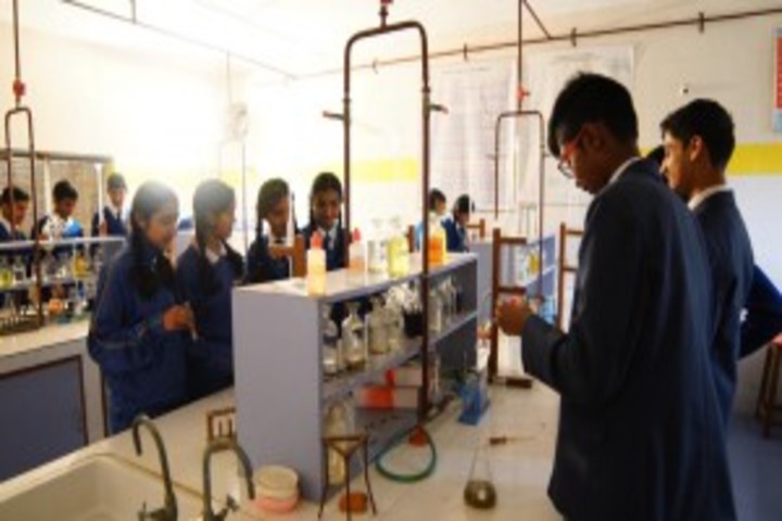 Crescent Castle Public School-Chemistry Lab