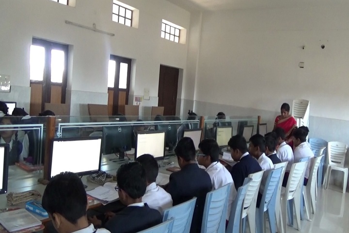 St Pious X School-Computer Lab