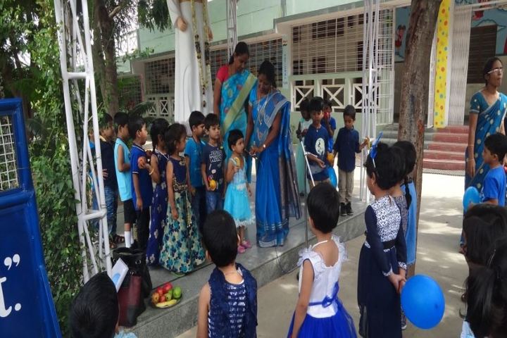 St Pious X School-Blue day