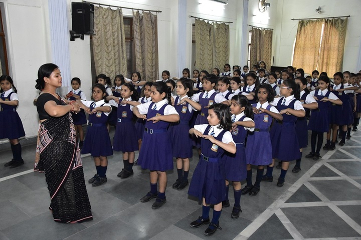 Girls High School and College-Dance room