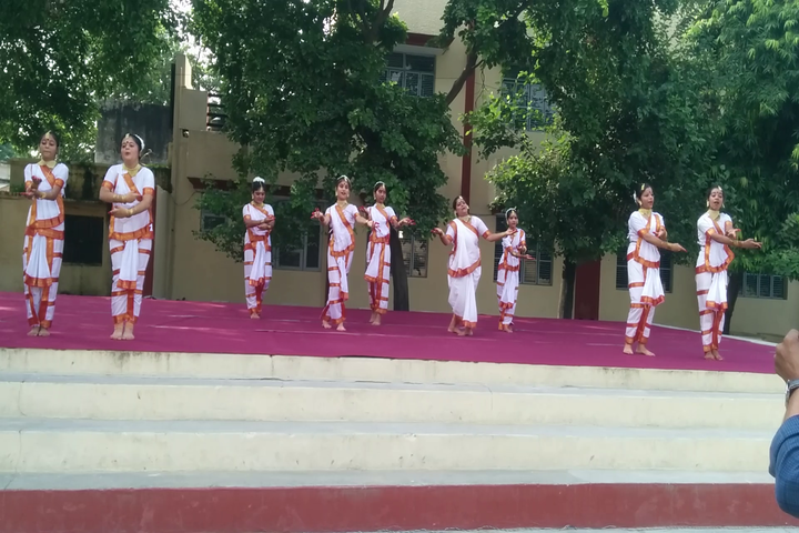 Girish Prasad Memorial College-Dancing Activity