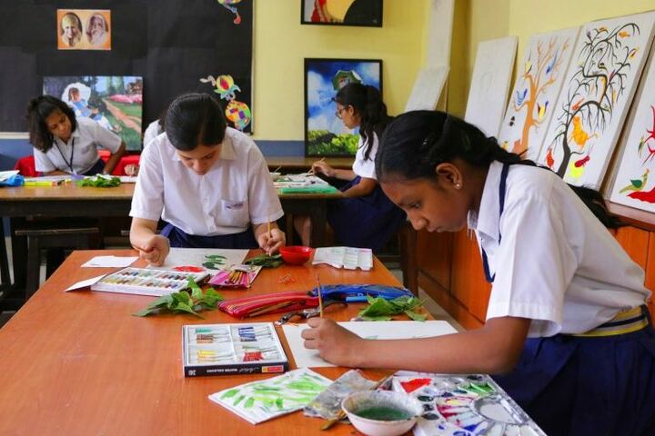 Seth M R Jaipuria School-Art and Craft
