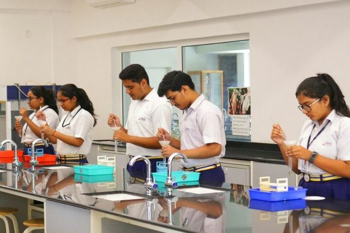 Seth M R Jaipuria School-Chemistry Lab