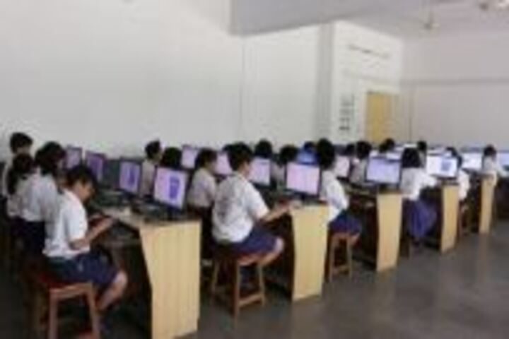 Seth M R Jaipuria School-Computer Lab