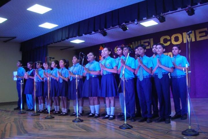 St Thomas School-Singing