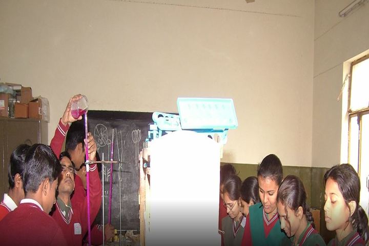 Bishop George School-Science Lab