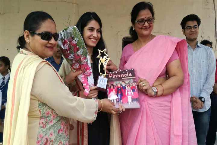 H P Childrens Academy-Winners