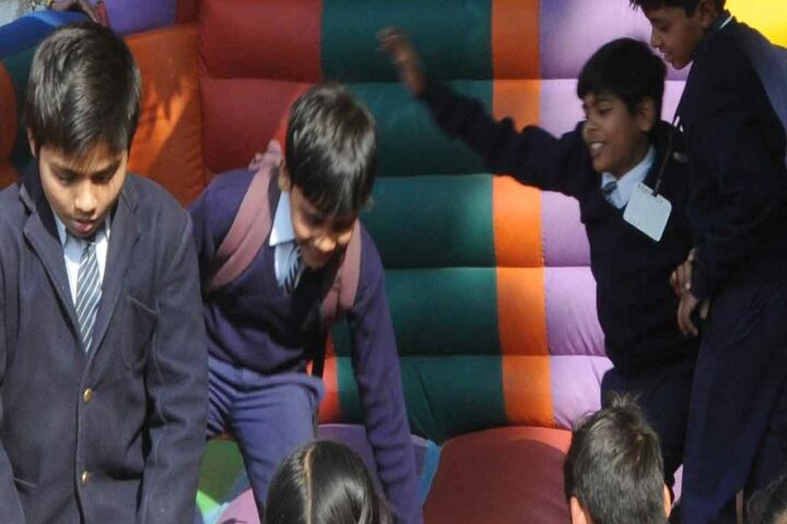 Margaret Leask Memorial English School-School Trip