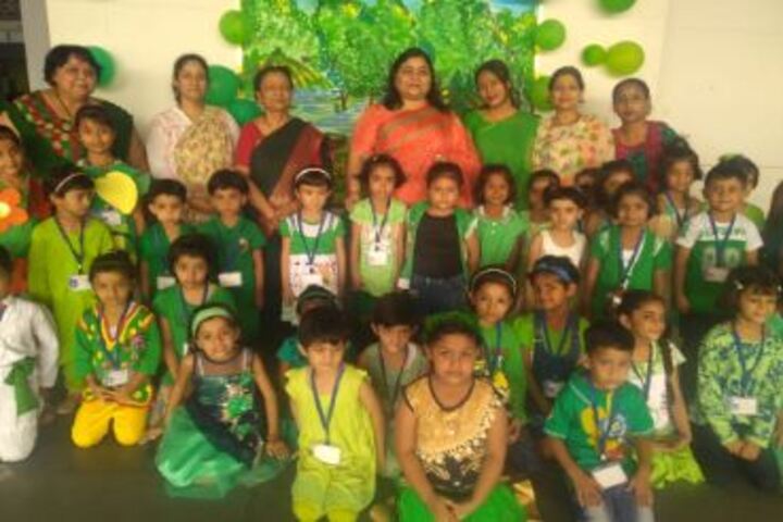 Lucknow Public College-Green Day