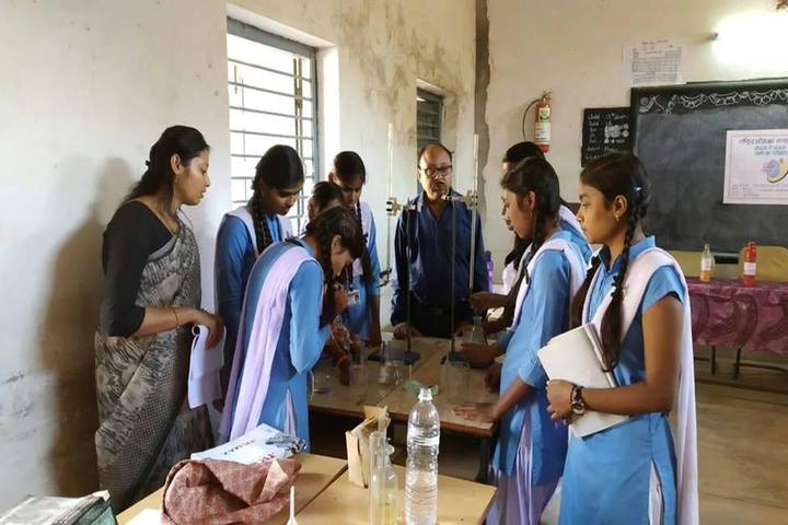 Govt Girls Higher Sec School Raipur-Science Lab