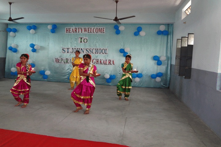 St Johns School - Traditional Dance
