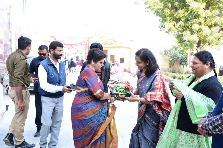 Pioneer Montessori School-Mothers Day