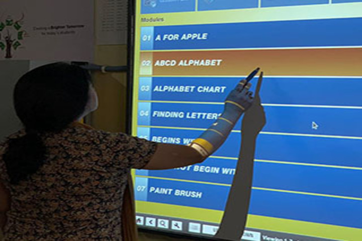 Pioneer Montessori School-Smart Class