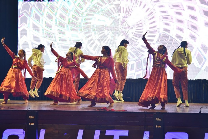 St Georges College-Dance