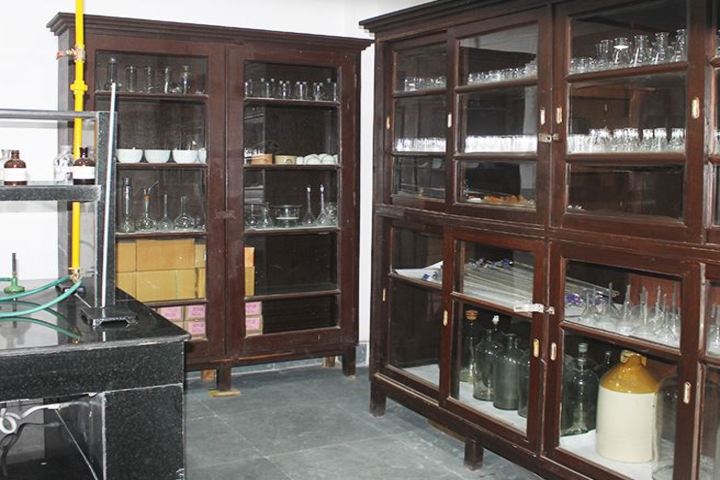 Calcutta Boys School-Chemistry Lab