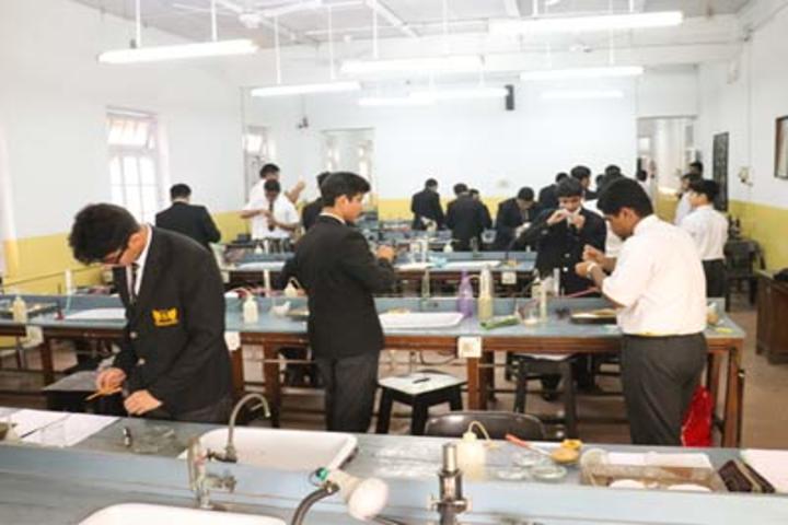 La Martiniere For Boys-Biology Lab