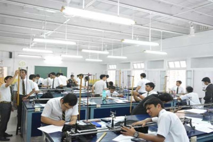 La Martiniere For Boys-Physics Lab