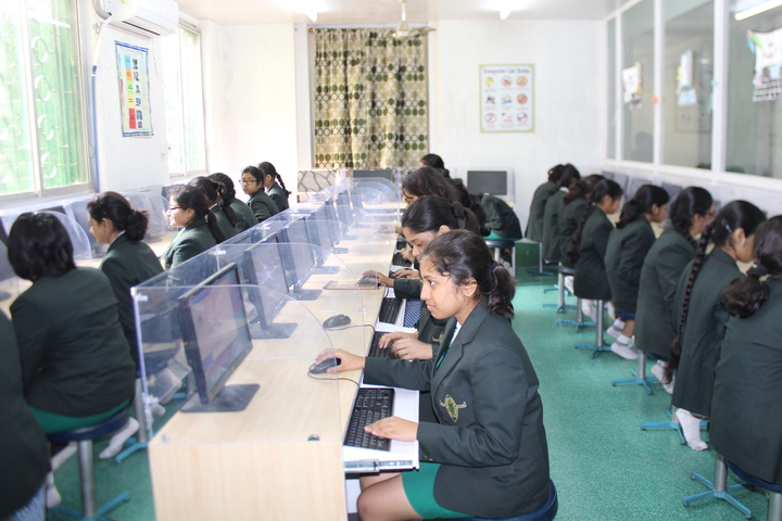 Pratt Memorial School-Computer Lab