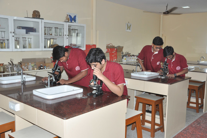 Saifee Golden Jubliee English Public School-Biology Lab