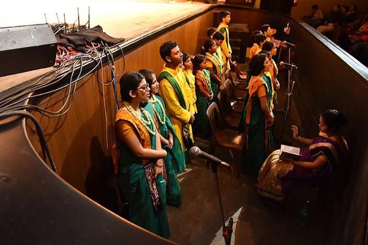 Dolna Day School-Singing