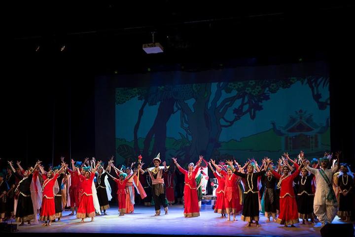 Dolna Day School-Dance Performance