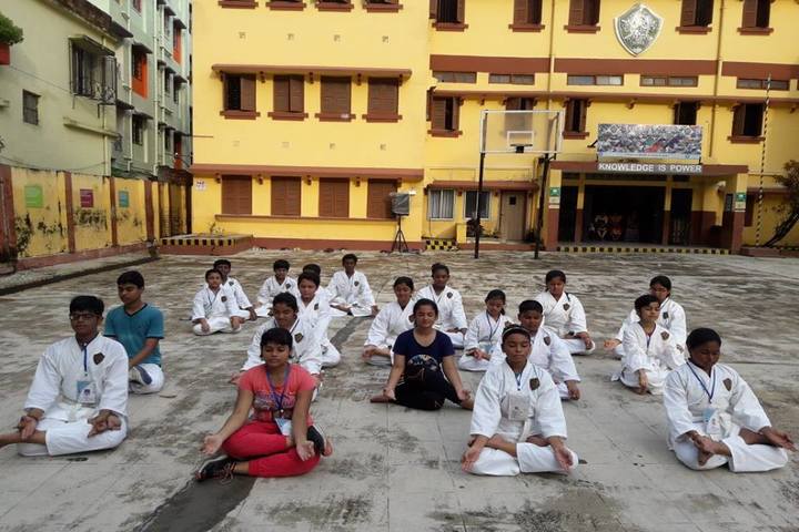 Julien Day School-Yoga