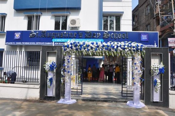 St Augustines Day School-School Gate