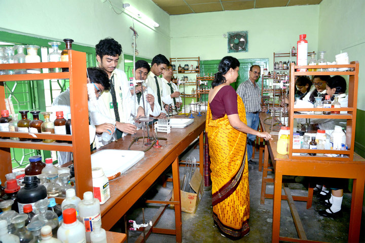 South End Centre School English Medium School-Chemistry Lab
